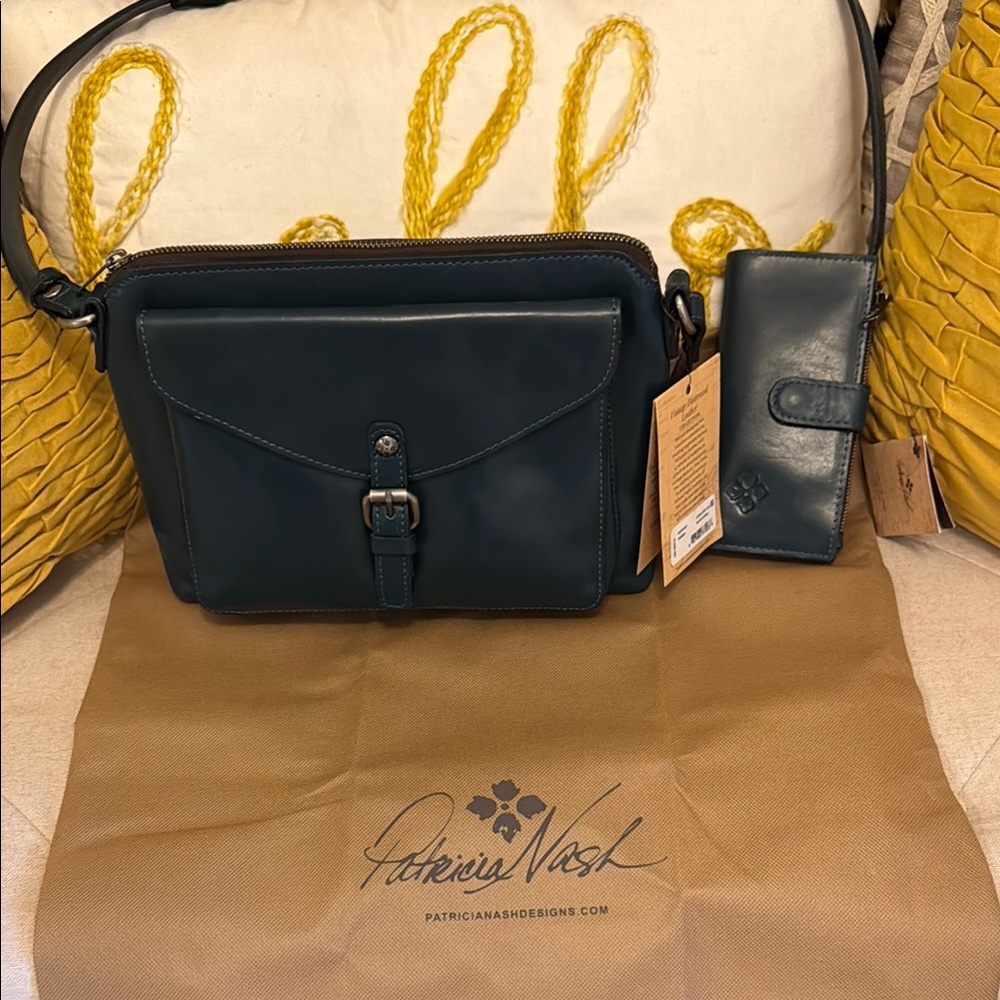 Patricia Nash Green Crossbody Bag with Structured Design
